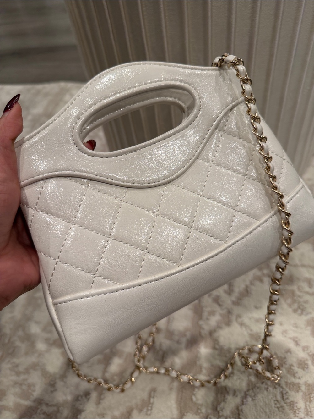 Chanel makeup bag white - Picture 3 of 5